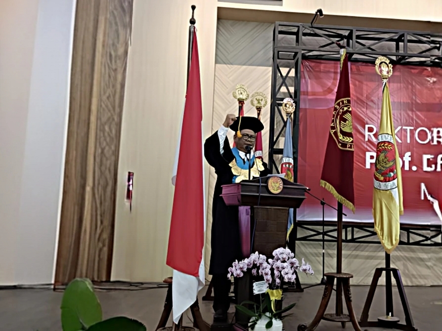 Prof. Dr. Suryanto, M.Si., Psikolog Resmi Dilantik sebagai Rektor Universitas 45 Surabaya Prof. Dr. Suryanto, M.Si., Psikolog Resmi Dilantik sebagai Rektor Universitas 45 Surabaya