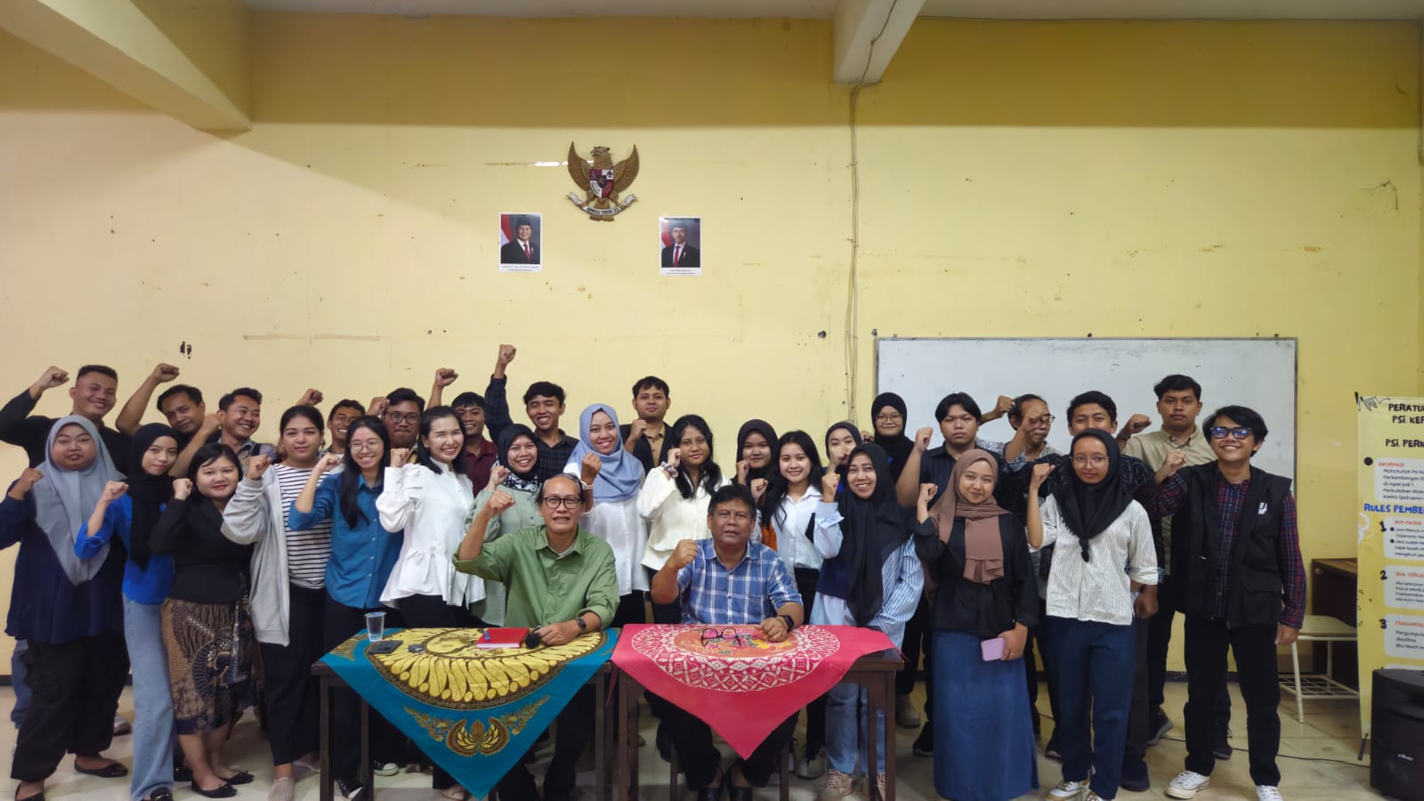 Revitalisasi Ormawa dalam Rangka Pengembangan Suasana Akademik di bawah Kepemimpinan Rektor Baru Universitas 45 Surabaya Revitalisasi Ormawa dalam Rangka Pengembangan Suasana Akademik di bawah Kepemimpinan Rektor Baru Universitas 45 Surabaya